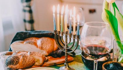 开云-广东男篮分享队内训练片段：小崔的麦考尔1v1私教课